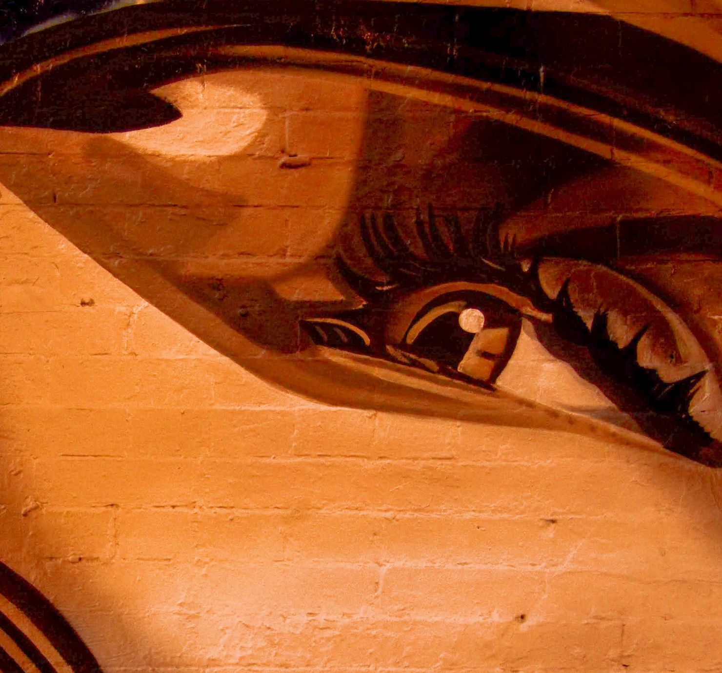 Reading a mural one eye at a time