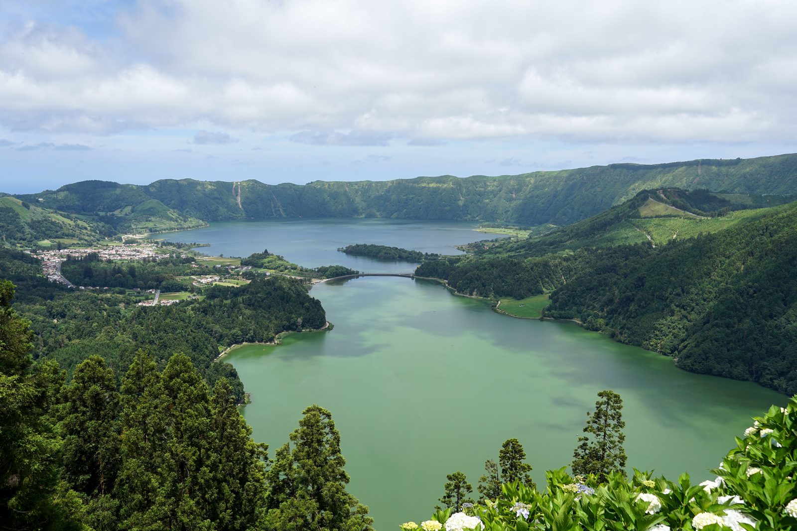 A morning on the Sete Cidades rim