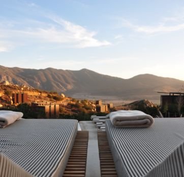 Up to 35% savings on Club <br>rooms and Suites