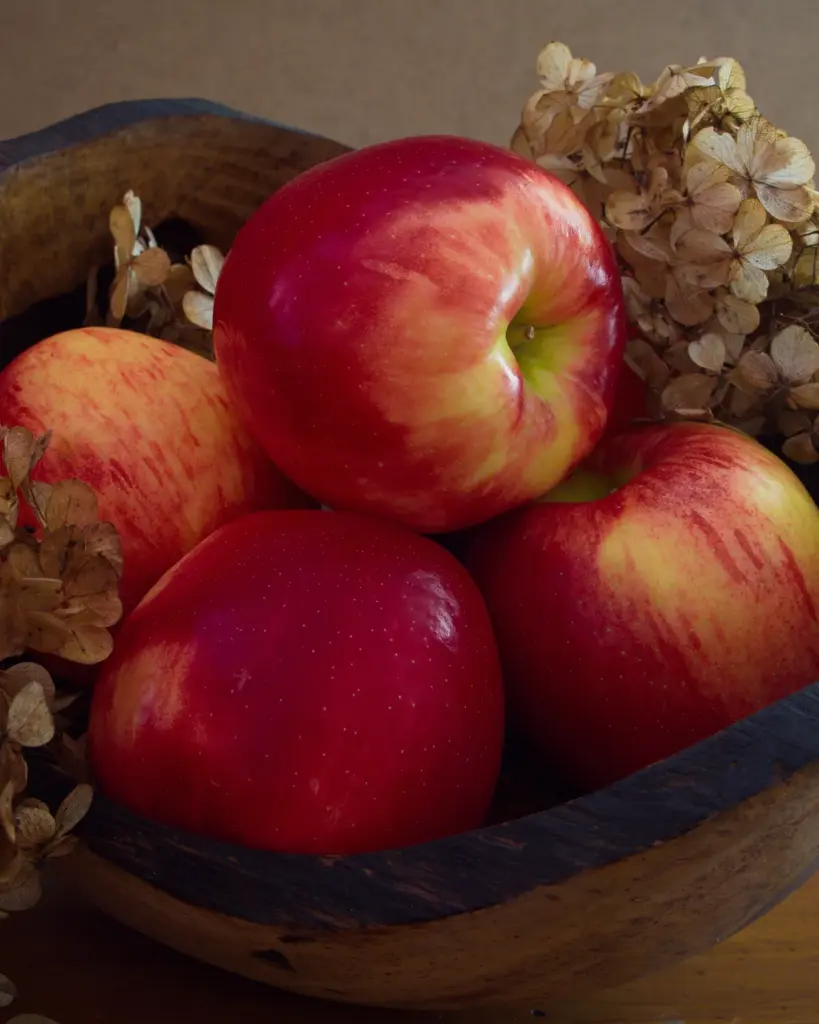 Apples in a wooden bowl